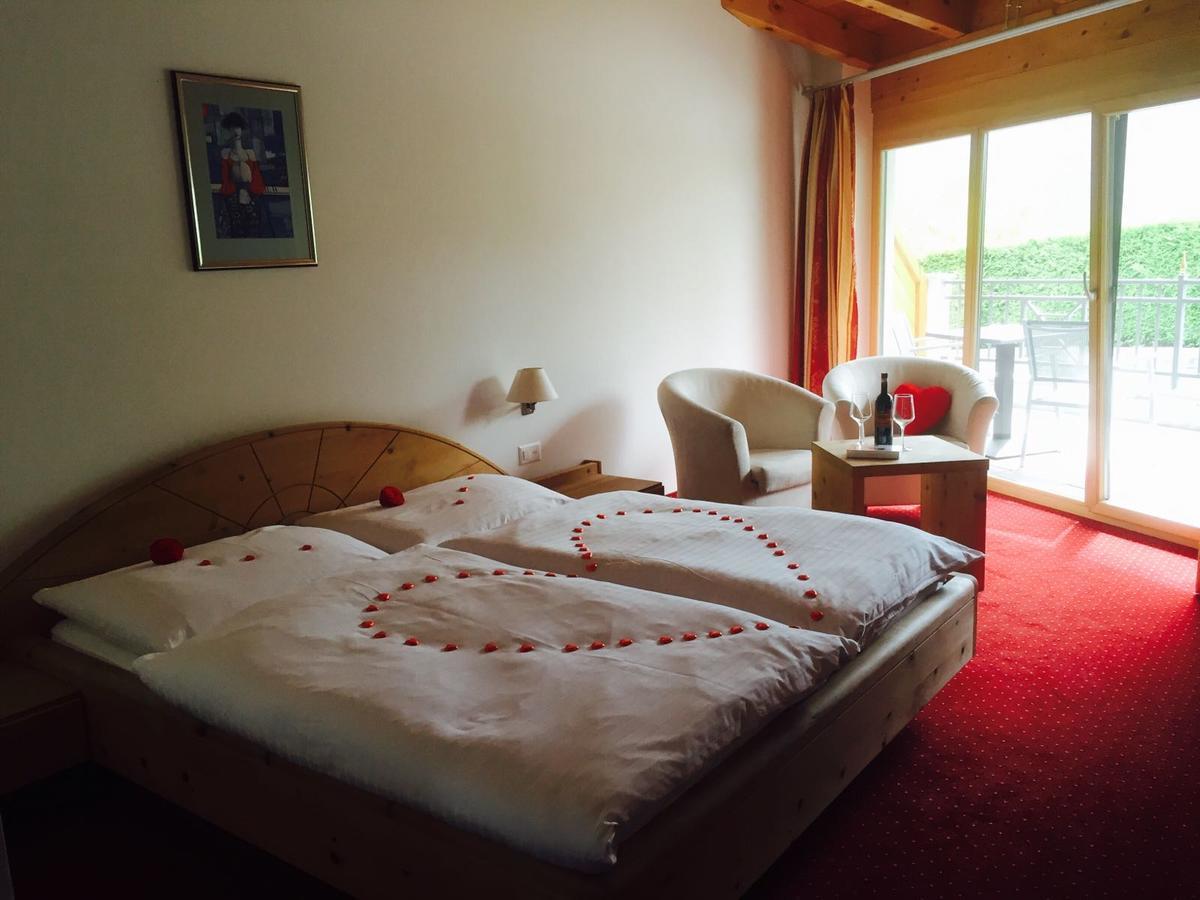 Wellnesshotel Liun B&B 米施泰尔 外观 照片