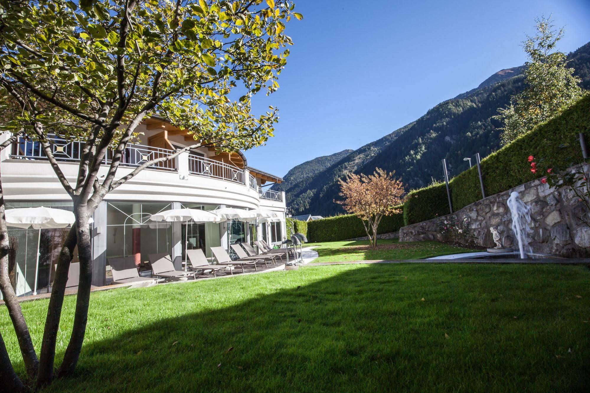 Wellnesshotel Liun B&B 米施泰尔 外观 照片